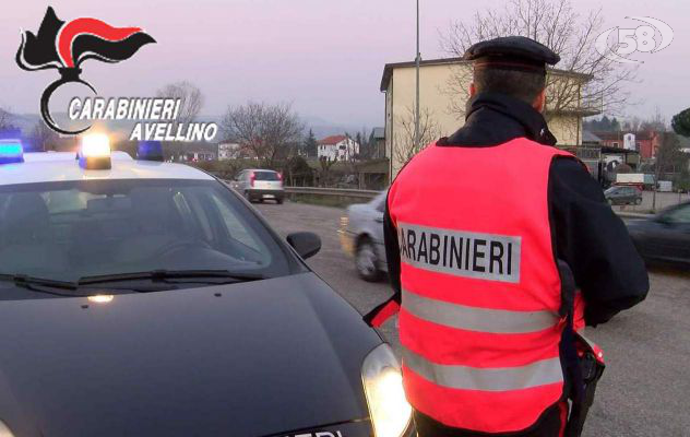 Non si ferma all'alt e investe un carabiniere: 16enne nei guai