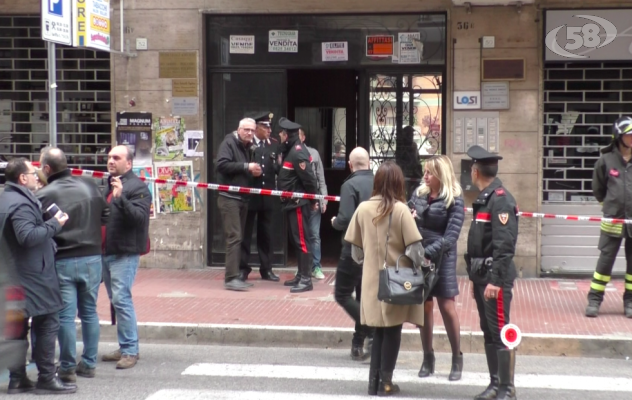 Ordigno in un condominio: panico. Arrivano gli artificieri