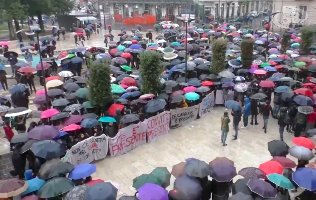 ''Mancini'' (e non solo) in marcia sotto la pioggia /VIDEO