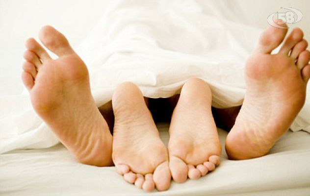 Costretto a 36 ore di sesso da una ninfomane: ritrovato in lacrime dalla Polizia