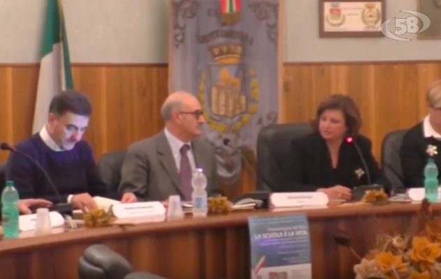 “La scuola è vita” di Giovanni Ferrante: De Sanctis e i giovani /VIDEO