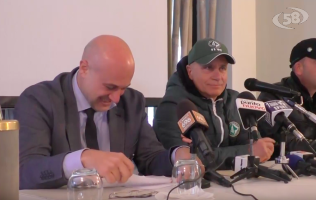 Avellino, la curva sud pronta al faccia a faccia con il presidente /VIDEO