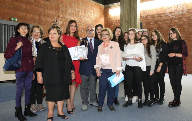 “Le ali della Libertà” conquista Roma: primo premio nazionale al liceo De Sanctis e al carcere di Sant’Angelo dei Lombardi