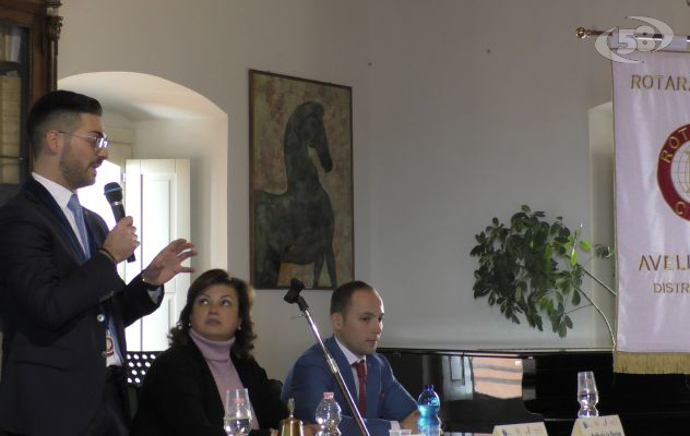 Cartoline dall'Irpinia, il Rotaract valorizza il territorio: con il ricavato un defibrillatore per la villa di Ariano