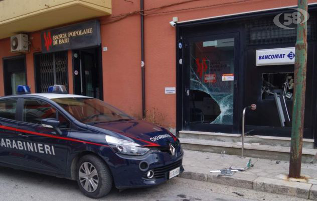 Esplosione nella notte, furto al bancomat di Bisaccia