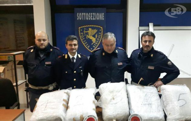 Grottaminarda, in auto con 26 chili di droga: beccati dalla Polstrada