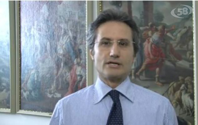 I forestali assediano Caldoro, il Governatore ''bloccato'' in Prefettura per un'ora/Video