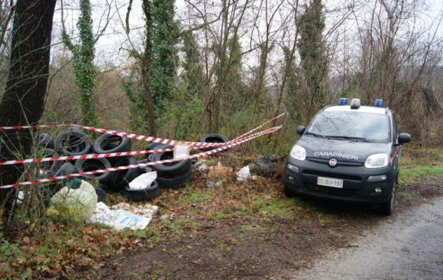 Discarica abusiva con rifiuti speciali, blitz dell'Arma