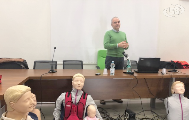 Vallesaccarda diventa comune 'Cardioprotetto', la Giunta decide di comprare un altro defibrillatore 