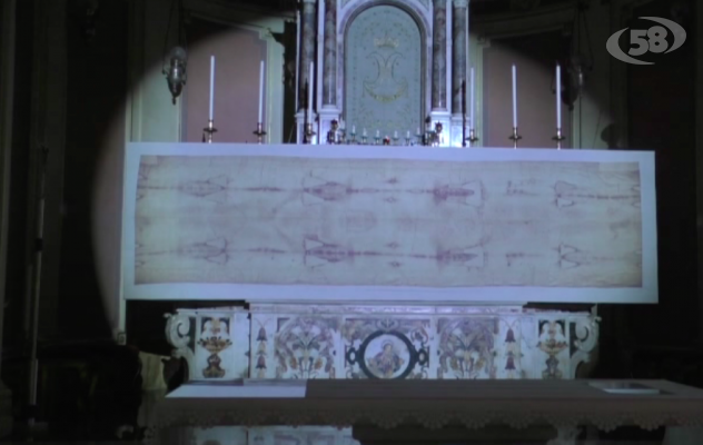 A Fontanarosa il fascino e il mistero della Sacra Sindone /VIDEO