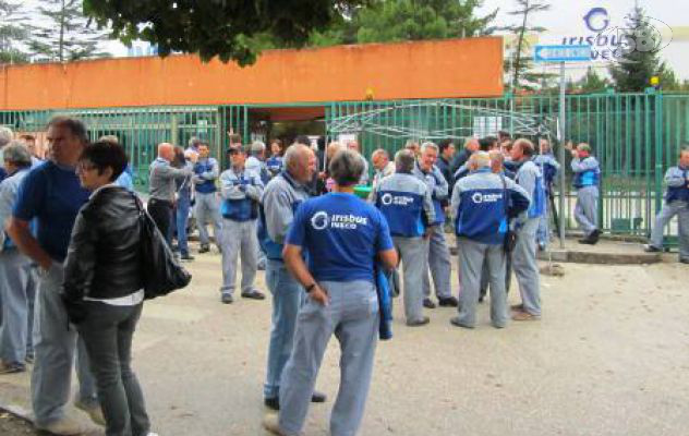 Irisbus, Resistenza Operaia: "200 gli esodati. 338 lavoratori ancora da sistemare"