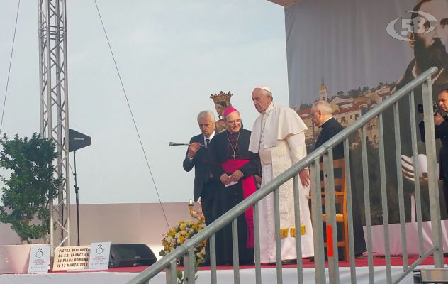 Forum degli amministratori, il Papa: "Ridare speranza ai bisognosi"