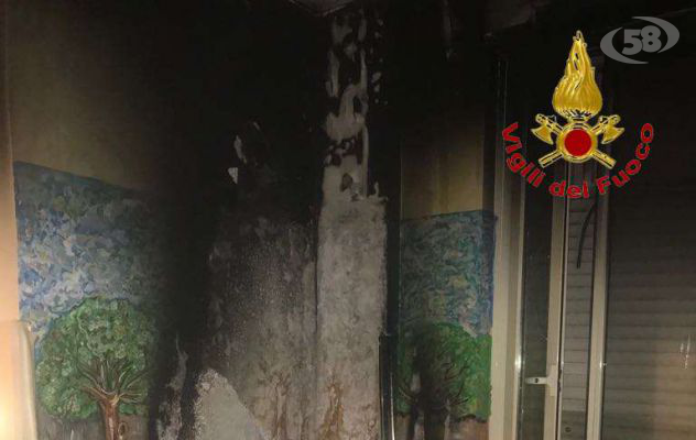 Incendio all'ospedale Rummo nel reparto di psichiatria, Vigili del fuoco in azione