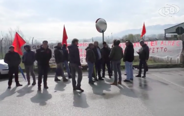 Sirpress, i lavoratori non mollano: sit-in a Nusco