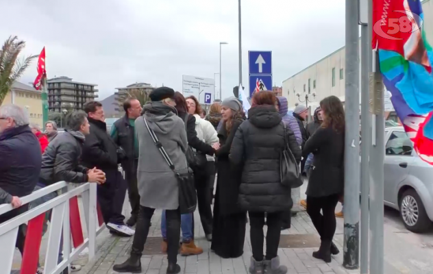 Pasqua di lotta all'Ipercoop: lavoratori in sciopero