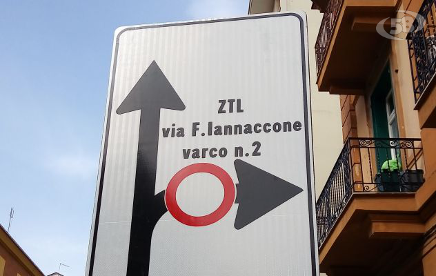 Ztl, da implementare la segnaletica verticale. Lo sportello del consumatore: «Iniziativa apprezzabile ma inefficace»