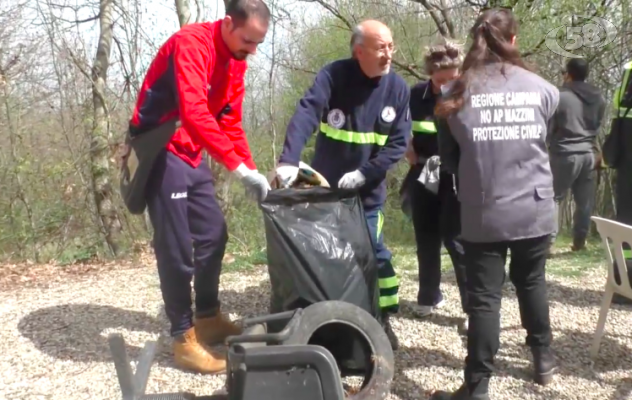 Boschi invasi da rifiuti. Ecco cosa è stato scovato a Montefusco/SPECIALE