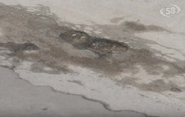 Ariano, strade colabrodo: polemiche e proteste /VIDEO