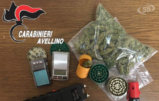 Pregiudicato beccato con armi e droga: arrestato