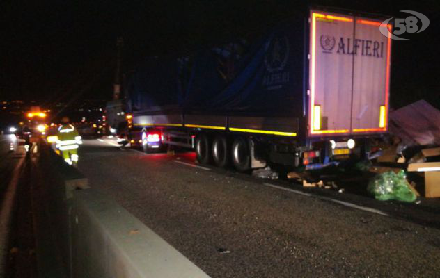 Incidente sull’A16, conducente Tir al Frangipane