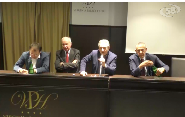 Mancino riunisce il Pd, ma solo sul voto. Cipriano attacca