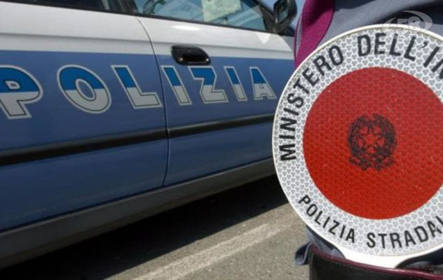 Controlli a tappeto della Polizia Stradale, multe e due ritiri di patente