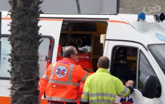 Trovata sgozzata nella vasca da bagno: tragedia a San Potito