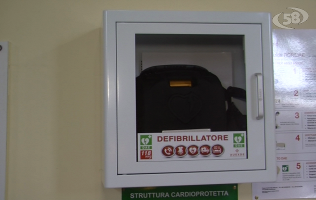 Gestire le emergenze, a Santa Barbara un nuovo defibrillatore 