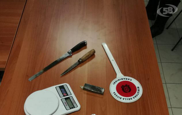 Spacciatore in trasferta, preso con le mani nel sacco: arrestato