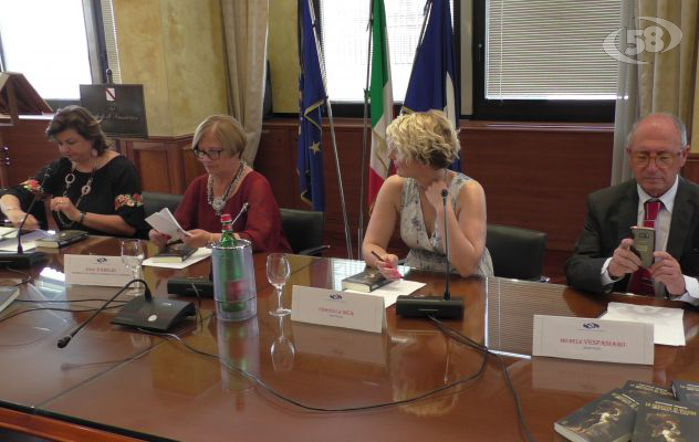 “La ragazza di Vizzini. Una storia a due cuori”, il racconto di Sica e Vespasiano 