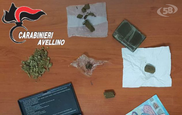 Beccato a cedere hashish: 27enne in manette