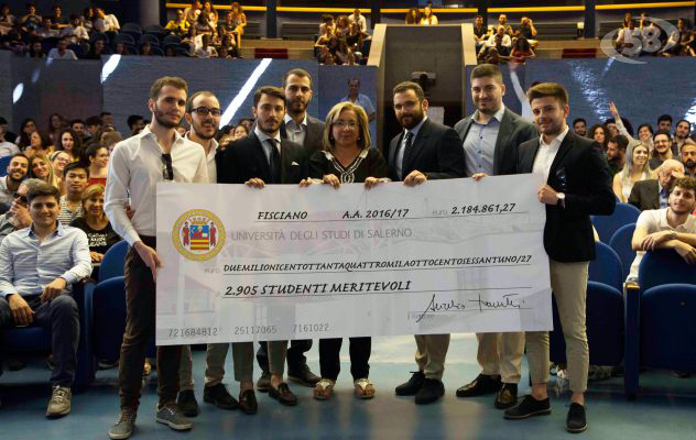 Unisa premia il merito, niente tasse per quasi 3 mila studenti