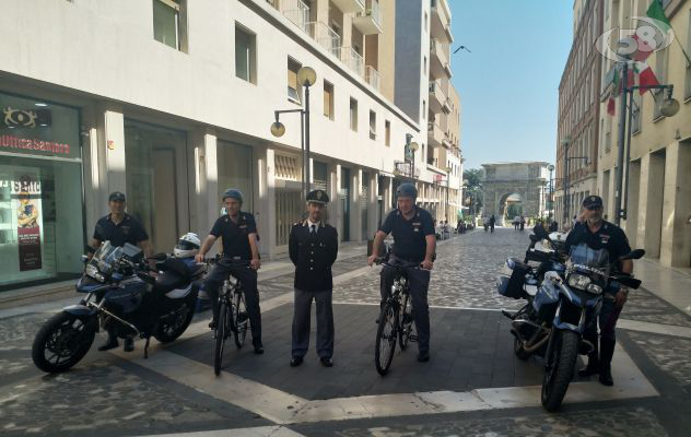 La sicurezza è a due ruote,  ecco le pattuglie ciclo-montate della Polizia di Stato in città