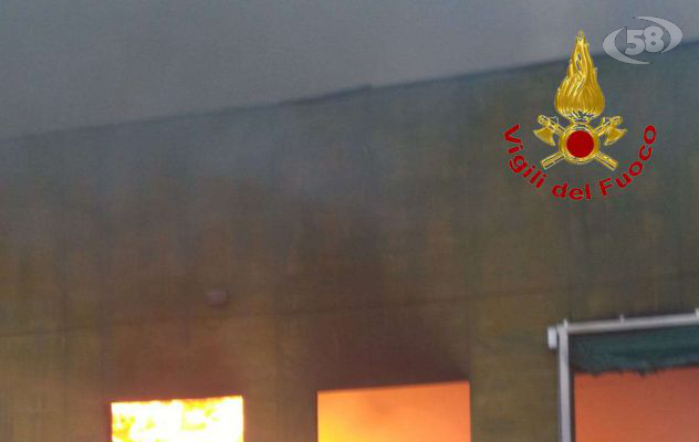 Incendio nello Stir, si indaga sulla natura del rogo