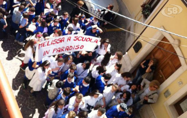 ''Io non ho paura'': le scuole del Tricolle in piazza per Melissa Bassi: 600 alunni in corteo