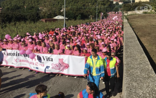 Un fiume rosa per la prevenzione: sconfiggere il cancro si può