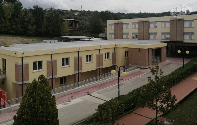 Villa Maria inaugura la radioterapia: De Luca per il taglio del nastro