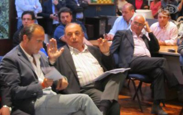 Consorzio: revocato il bando per 32 posti. Bufera sul direttore generale. L'Udc: dimissioni