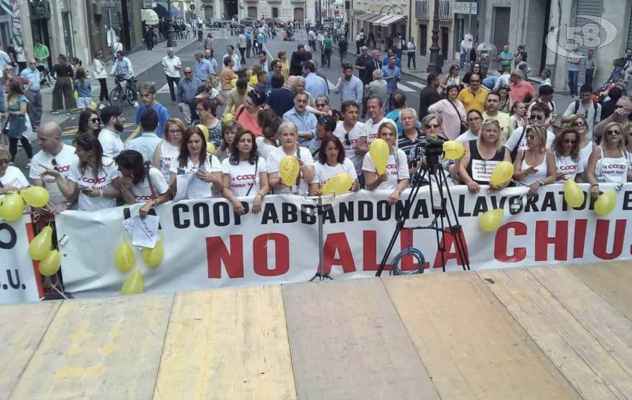 Ipercoop riapre, firmata l'intesa: Az assumerà 86 lavoratori