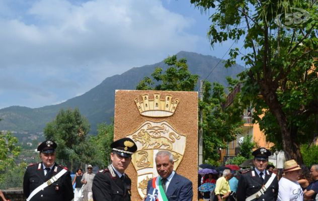 Foglianise dona lo stemma di grano all'Arma. Tommaselli: "Segno tangibile di stima"