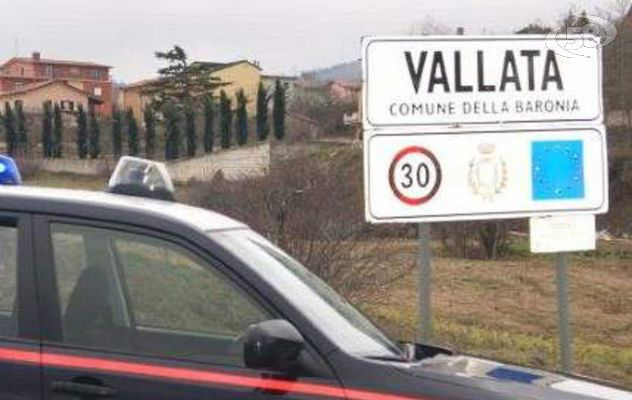 Vallata, in auto col coltello a serramanico: fermato 35enne