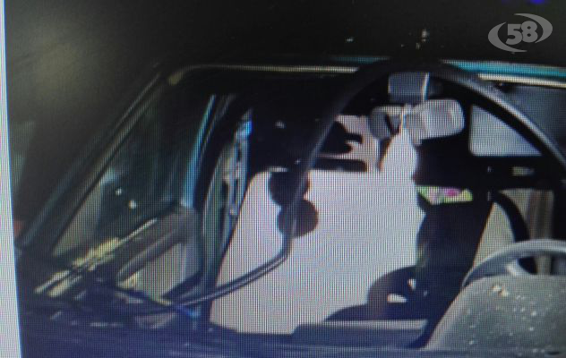 Piazza bomba sull'auto, paura nella notte: preso dai carabinieri