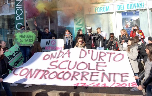 Edilizia scolastica e alternanza: studenti del Tricolle in corteo