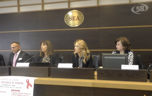 Violenza sulle donne, ecco come difendersi/VIDEO