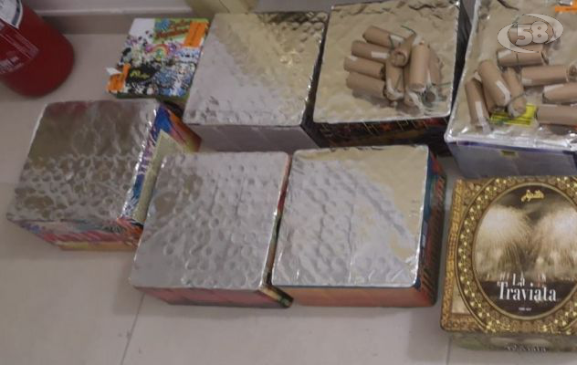 Sorpresi mentre facevano esplodere botti vietati: tre giovani denunciati