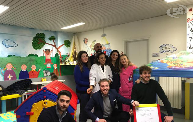 Dolci e sorrisi per i bambini ricoverati al Frangipane: l'iniziativa del Rotaract