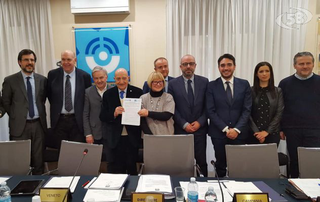 Infanzia, D'Amelio firma intesa tra Conferenza dei Consigli e Unicef 