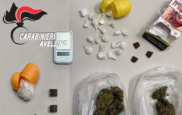 Coca, crack, hashish e marijuana nell'armadio: arrestato 