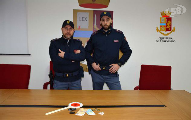 Hashish e cocaina negli slip, pusher arrestati 