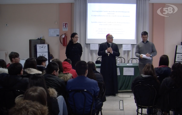 Melillo ai giovani: ''Non lasciatevi tentare dal divano, reagite ed emozionatevi''